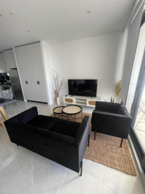 1 Bedroom Apartment with balcony, Sydney
